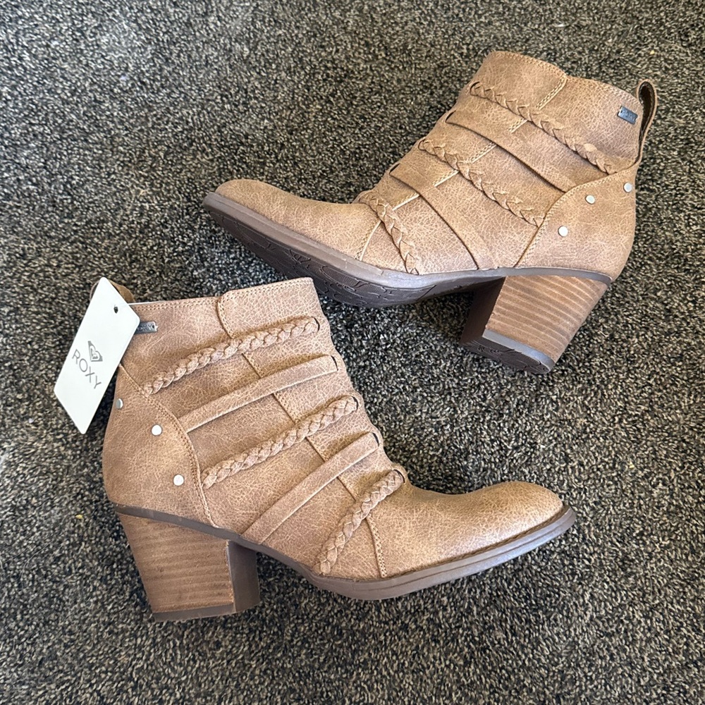 Roxy Women's Tan Braided Strap Block Heel Booties